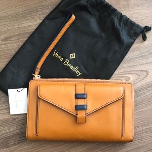 NWT - Vera Bradley Leather Bozeman Wristlet